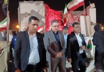 بازدید مدیرکل فرهنگی، هنری وزارت آموزش و پرورش از گلزار شهدای مدرسه شجره طیبه میناب 