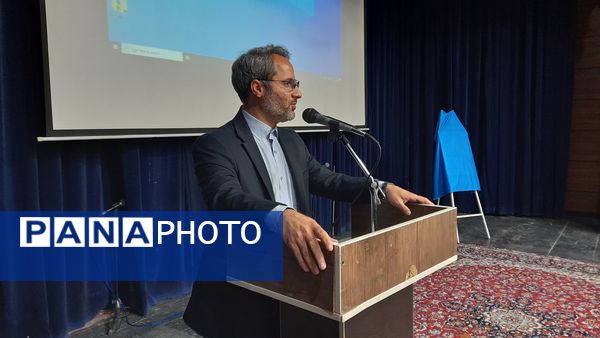 نشست صمیمانه اصحاب فرهنگ‌، هنر و رسانه شهرستان‌های اسلام آباد غرب و دالاهو 