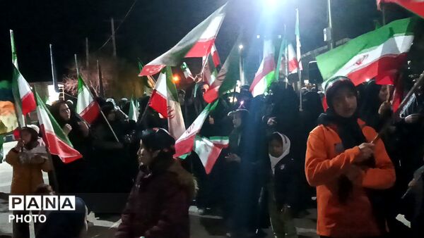 حضور پرشور مردم در بلوار حسینیه شهدای شهر بار
