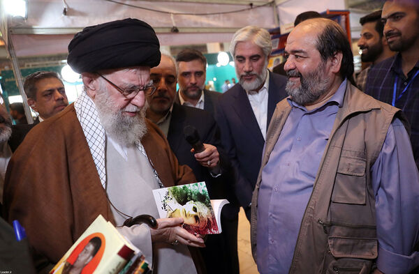 بازدید رهبر معظم انقلاب اسلامی از سی‌وپنجمین نمایشگاه کتاب تهران