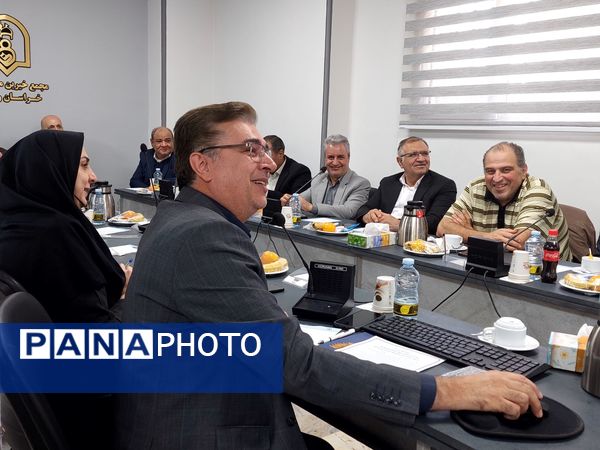 نشست مشترک مجامع خیرین مدرسه ساز خراسان رضوی با رئیس جامعه خیرین مدرسه ساز کشور