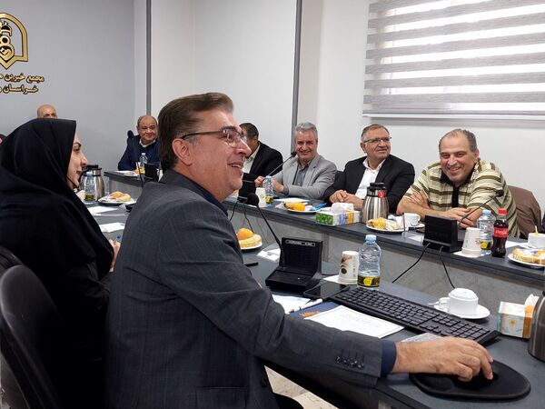 نشست مشترک مجامع خیرین مدرسه ساز خراسان رضوی با رئیس جامعه خیرین مدرسه ساز کشور