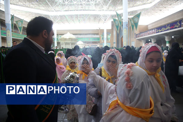 دختران، مهمان حضرت معصومه(س) شدند