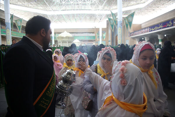 دختران، مهمان حضرت معصومه(س) شدند
