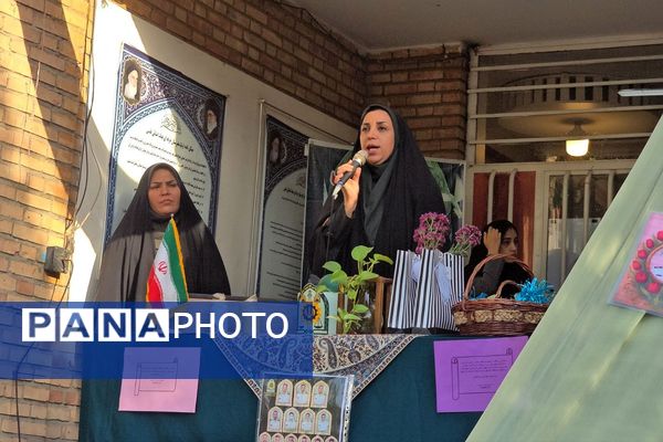 نواختن زنگ امنیت اجتماعی به مناسبت هفته نیروی انتظامی در هنرستان قدس ناحیه دو شهرری 