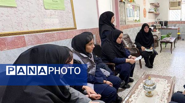 جلسه توجیهی ویژه دانش‌آموزان خبرنگار پانا در هنرستان تلاش