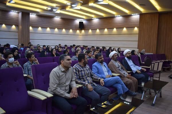 جشن تکلیف 86 دانش‌آموز دبیرستان علوی بهاباد