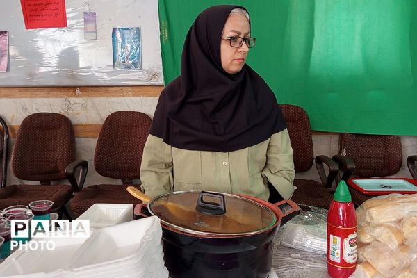 سفره احسان امام حسن مجتبی(ع) دردبستان شهید کلانتری بهارستان‌دو