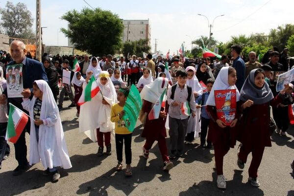 حضور دانش‌آموزان آموزشگاه نوریه در راهپیمایی روز قدس