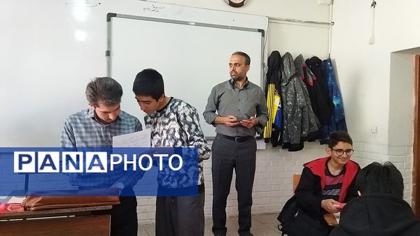 گرامیداشت روز دانش آموز در دبیرستان شاهد ابوذر غفاری 