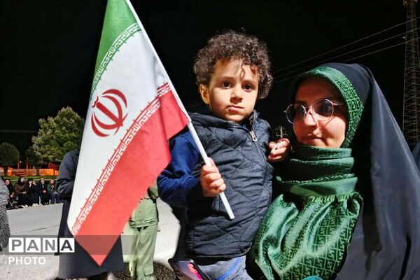 دیشموکی‌ها همچنان پای کار انقلاب