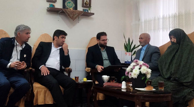 دیدار مسئولان سازمان دانش‌آموزی با خانواده شهید ابوالفضل حسینخانی 