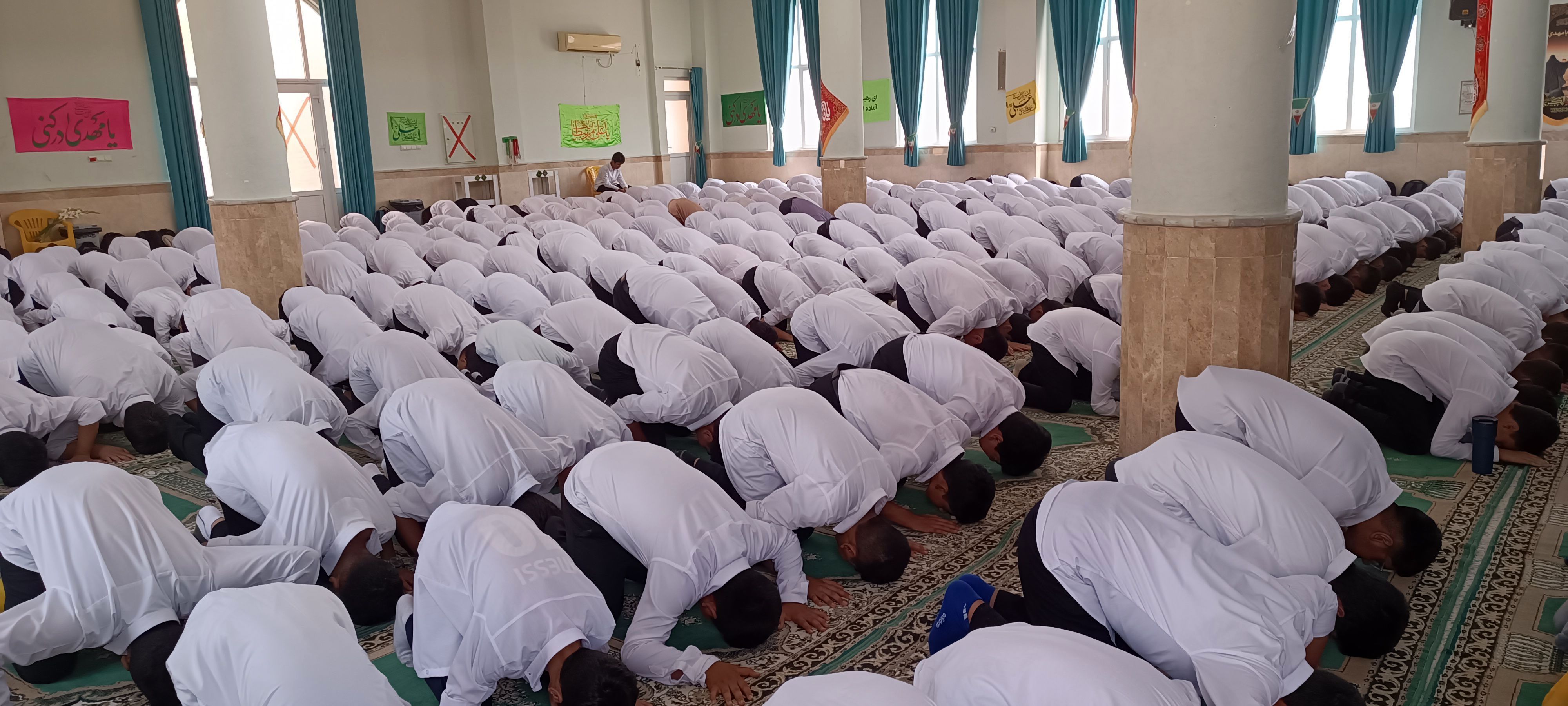 زنگ نماز در مدارس؛ گامی برای تقویت معنویت و تربیت دینی دانش‌آموزان