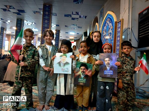 در سوگ آموزگاران و همکلاسی‌های مینابی