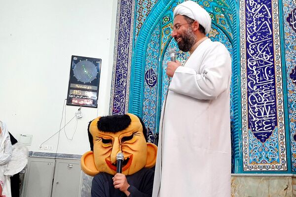 برپایی جشن عبادت و بندگی در مسجد ناحیه 2 بهارستان