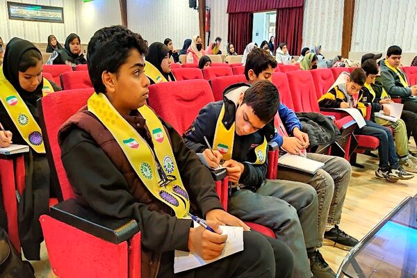 کلاس آموزشی خبرنگاری در کانون مهر تابان نیشابور