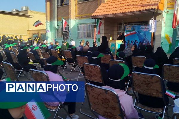 نواختن زنگ استکبارستیزی در دبیرستان ریحانه النبی باقرشهر 