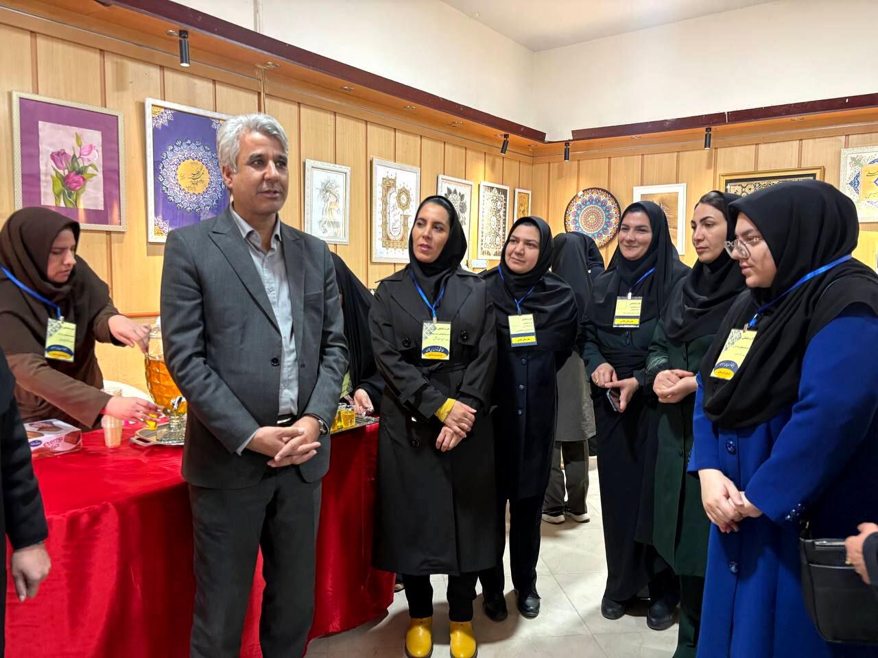 افتتاح «نگارستان فردا» ؛نمایشگاه دست سازه های دانش آموزان دختر شهرستان کاشمر
