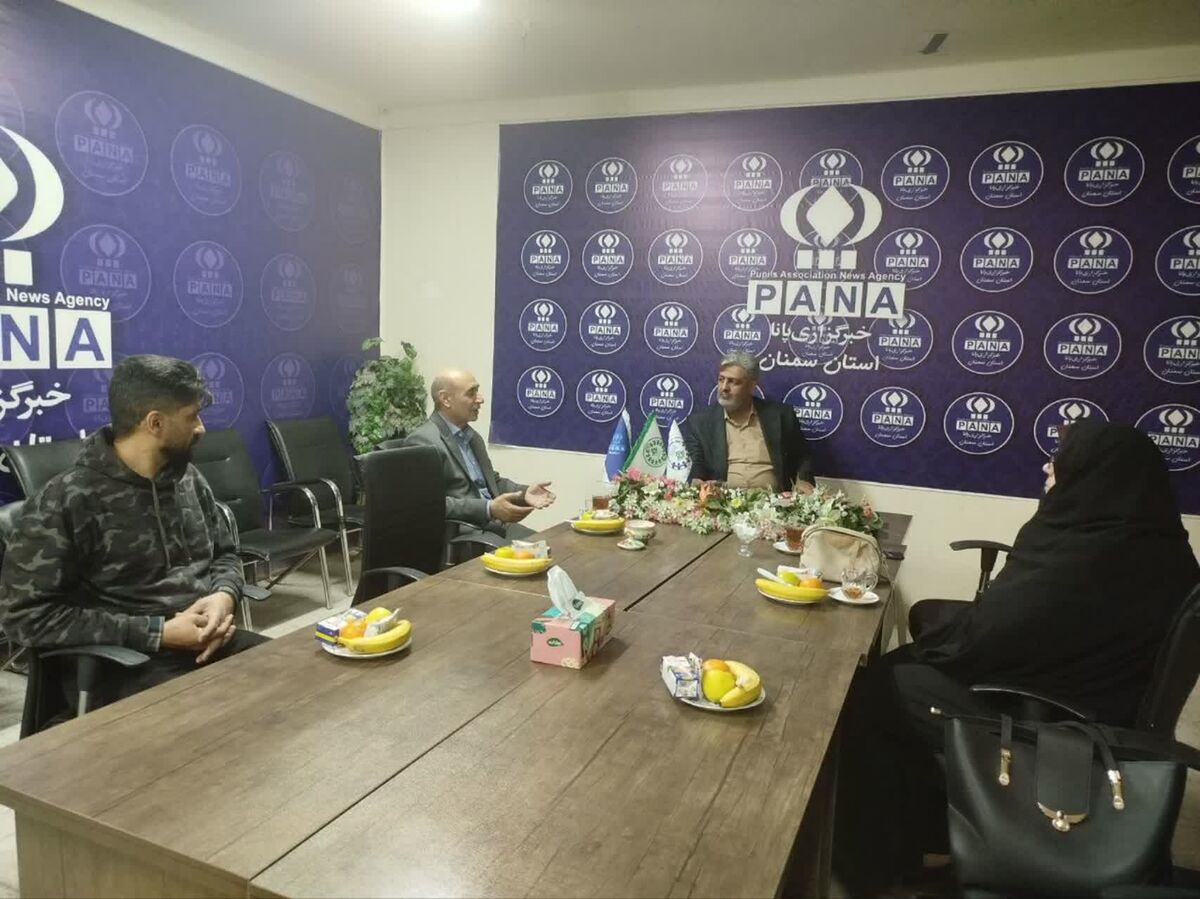 نشست شورای اداری سازمان دانش‌آموزی استان سمنان برگزار شد