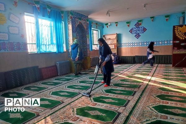 آیین غبارروبی نمازخانه مدرسه شهید معظم همزمان با حلول ماه مبارک رمضان