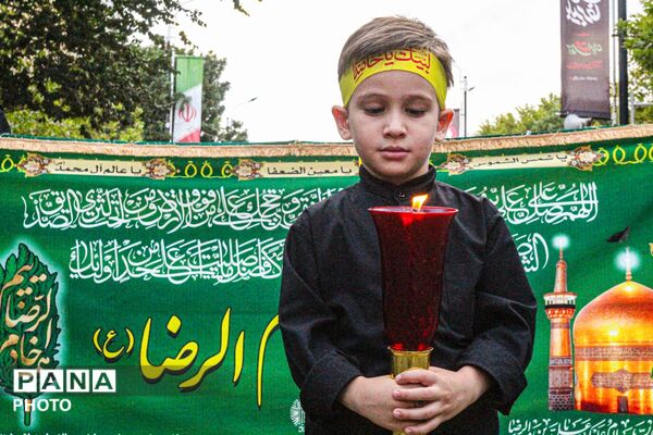در سوگ شهادت امام رضا(ع)؛ شکوه دسته عزاداری خادمیاران رضوی در زنجان