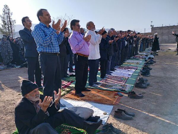 شکوه اقامه نماز عید‌ فطر در سراسر استان کرمان