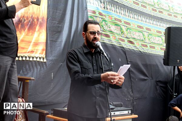 پرچم عشق حسینی بر دستان مادران و شیرخوارگان