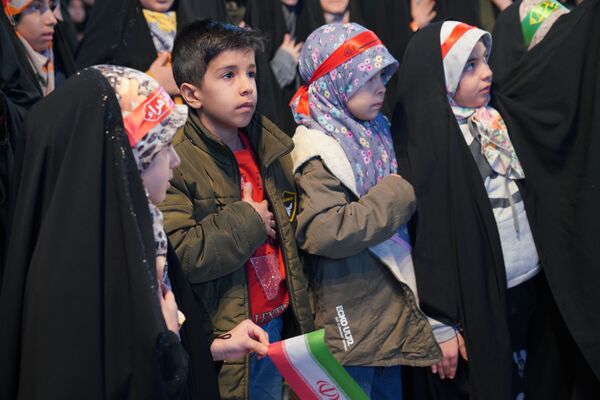 اجتماع عظیم دختران حاج قاسم در اصفهان