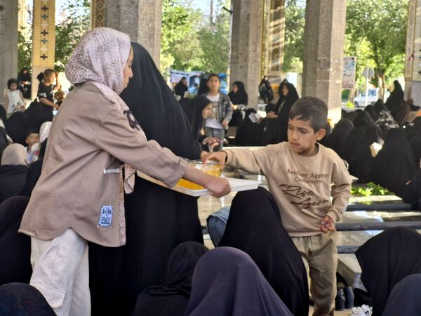 مراسم دعای روز عرفه در شهرستان بروجن 