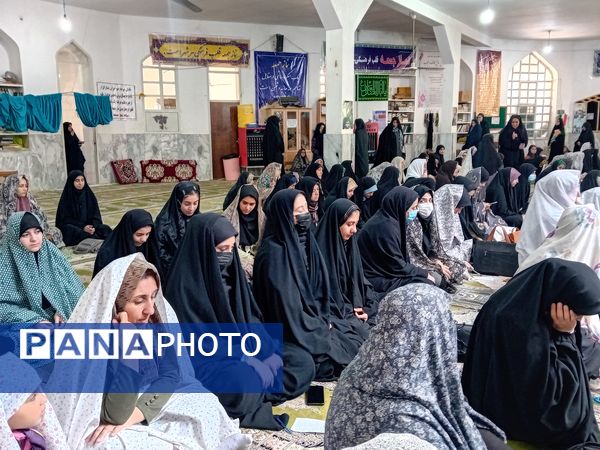 حضور دانش‌آموزان دبیرستان فاطمه الزهرا(س) و کوثر در نماز جمعه