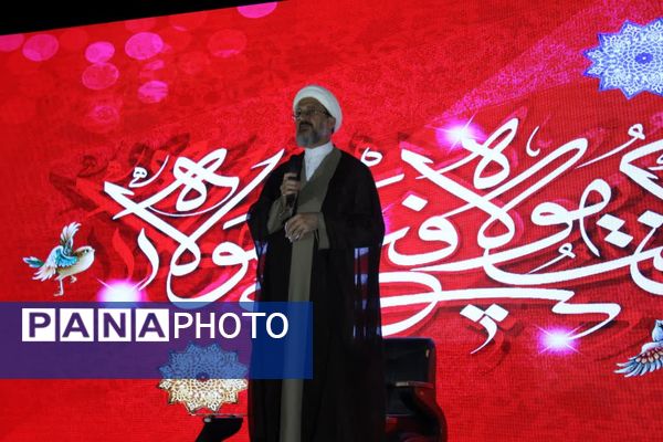 محفلی با حضور کودکان و خانواده‌ها در دانشگاه قم