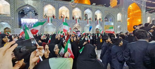 طنین گلبانگ انقلاب صحن انقلاب حرم مطهر  امام رضا (ع)