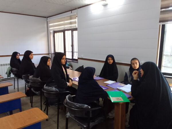 کارگاه آموزش نویسندگی ویژه دانش‌آموزان در شهرستان ورامین