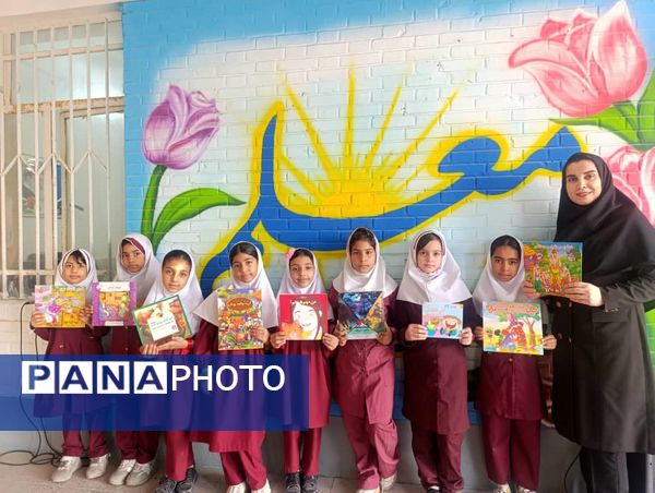 جشن کتاب و قصه‌گویی در دبستان شهید تنیده