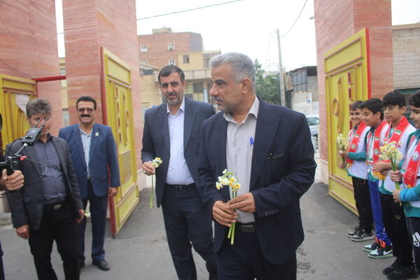 جشن گلریزان در دبستان شهدای بسیج بوشهر