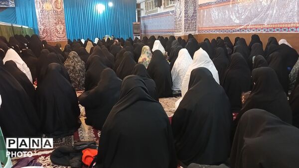 برگزاری مراسم افطاری در مسجد امام حسین(ع) شهرستان فارسان 