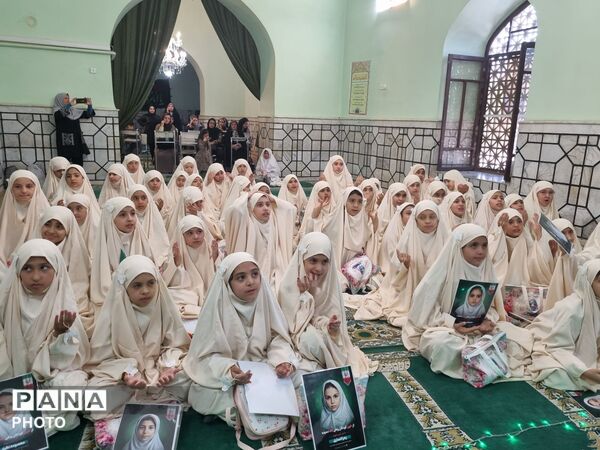 جشن تکلیف دانش آموزان پایه سوم دبستان شاهد  سجادی در امامزاده محروق 