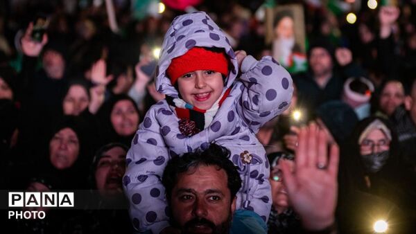 ما به‌صبح ظهور نزدیکیم، این علم بر زمین نمی‌افتد