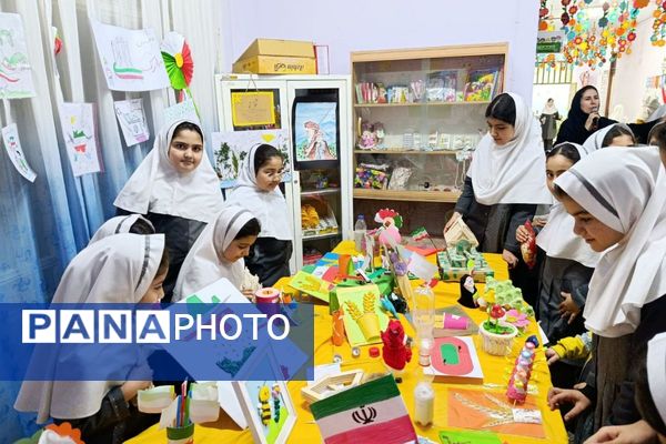  نمایشگاه دستاوردهای انقلاب و روایت‌های فجر در دبستان سمیه شهریار