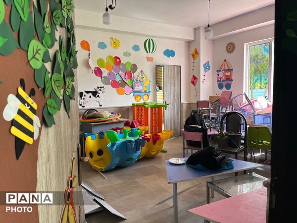نیمکت‌های خالی، روایت‌های جهانی
