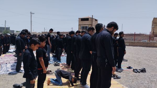 برگزاری نماز ظهر عاشورا در خلیل آباد 