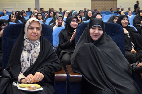 مراسم گرامیداشت مقام معلم و تجلیل از طلایه‌داران تعلیم و تربیت منطقه ۱۴ 