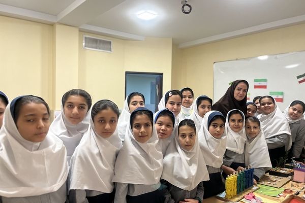 برپایی نمایشگاه بازی، یادگیری و خلاقیت در آموزشگاه مهین بانو علاقبند ملارد