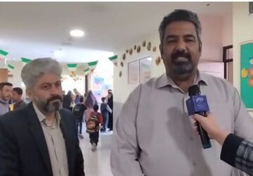 مراسم روز زمین پاک در دبستان معلم
