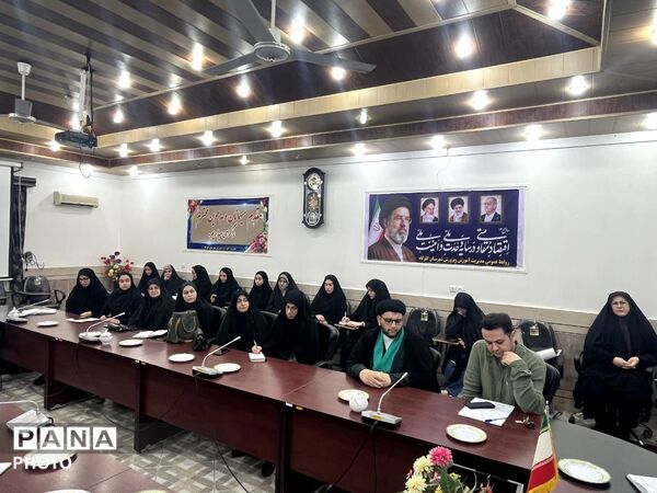 نشست معاونان و مربیان پرورشی در گلوگاه 