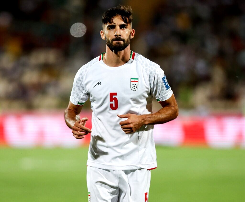 میلاد محمدی پیراهن پرسپولیس را بر تن کرد