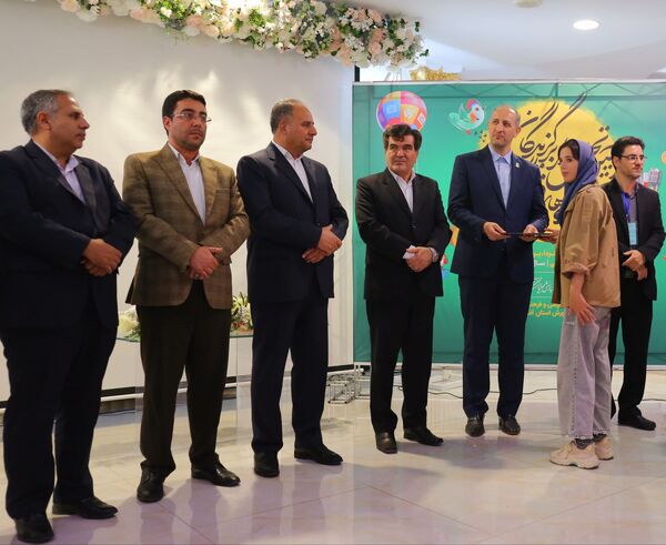 آیین تجلیل از برگزیدگان جشنواره‌های فرهنگی و هنری شمال‌غرب کشور در تبریز