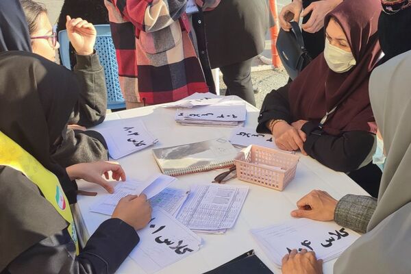 طرح دیدار و ارائه کارنامه هشدار در دبیرستان مهر نیشابور
