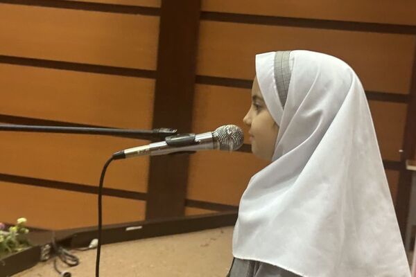 مسابقات استندآپ کمدی و مجری‌گری در سالن سجادیه بهارستان دو