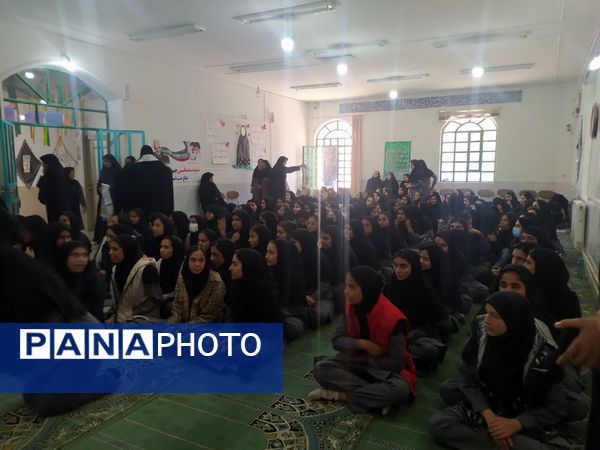 یادواره شهدای دانش‌آموزی در مدارس پسرانه و دخترانه اقلید  